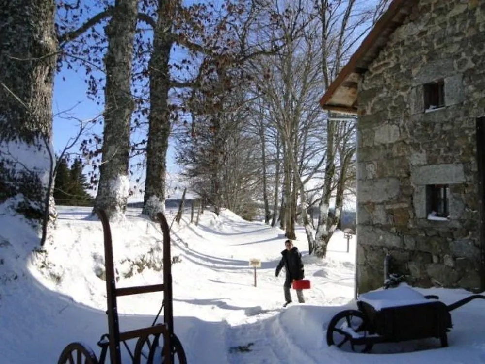 Eco Yourte Les Airelles Saint-Antheme 4*,  France